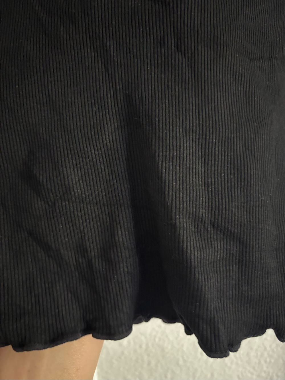 HALARA Black Ribbed Twist-Front Long Sleeve Tee NWOT - Picture 7 of 9